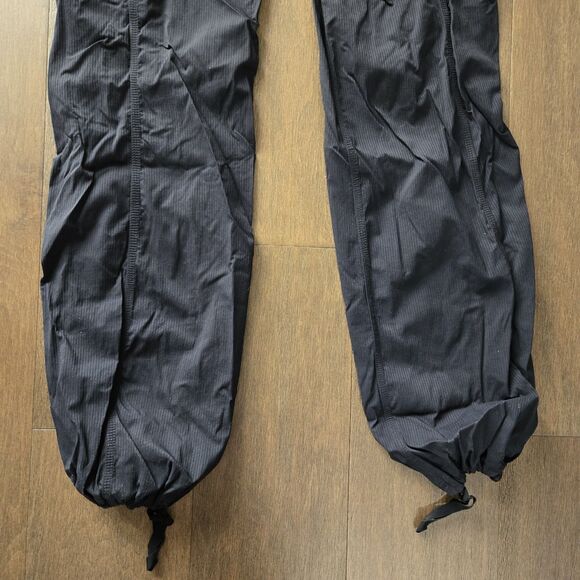 Lululemon Women's Size 6 Black Dance Studio Linerless Bootcut Synch Hem Pants - Picture 9 of 10